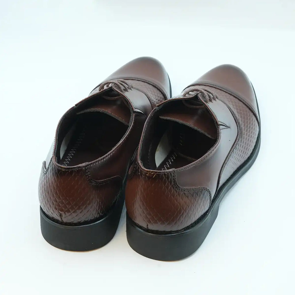 Classic Lace-Up Footwear Tailored for the Modern Man with Timeless Style GS51