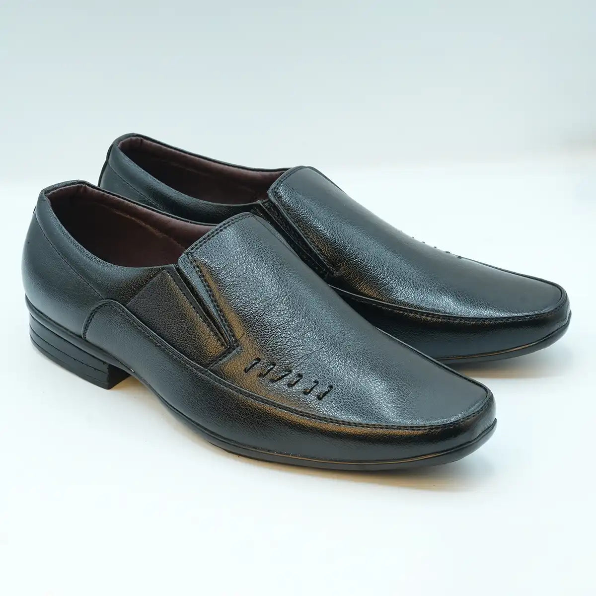 Slip-On Shoes Designed for Men with a Formal and Semi-Formal GS56