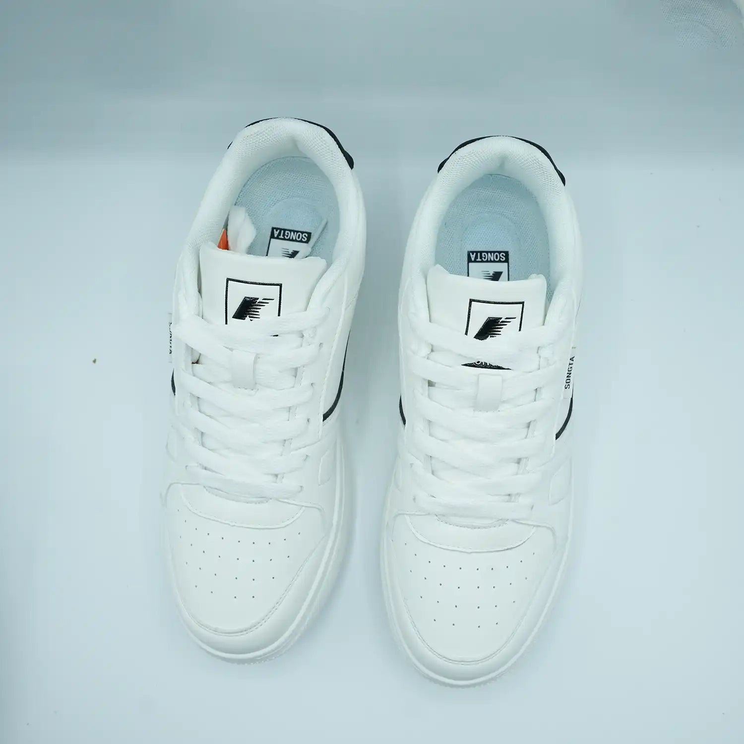 Unisex Low-Top Sneakers Classic White with Black, Red & Green Detail