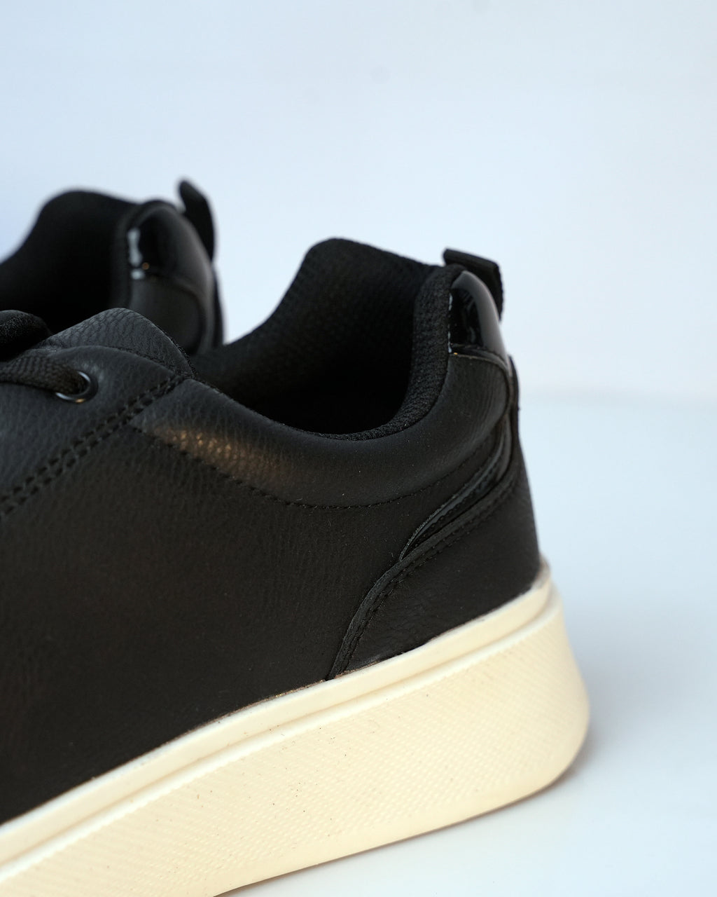 Goldstar Black Casual Low-Top Sneakers For Men GS166