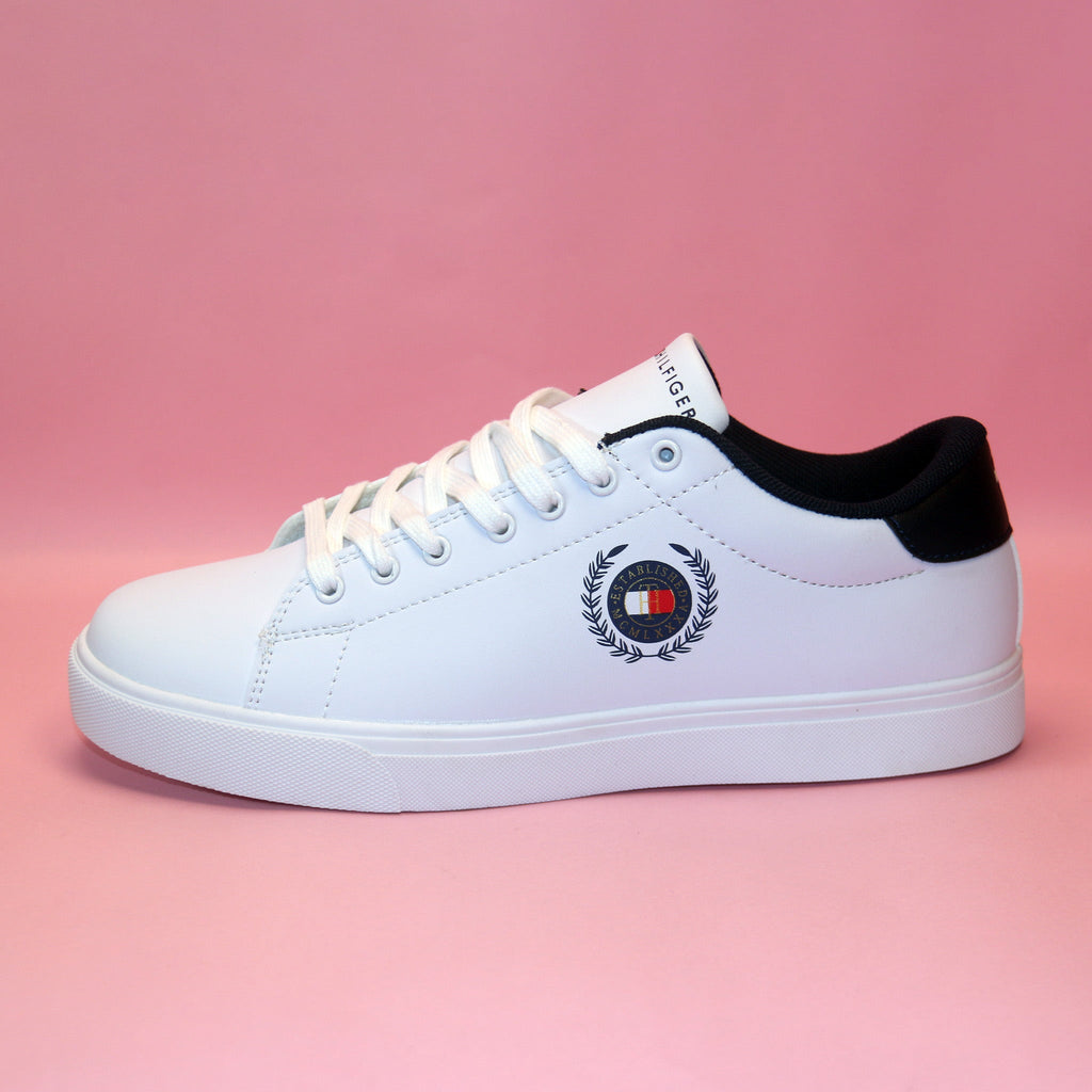 Classic White Sneakers with Navy Crest Detail [GS127] - Jutapasal