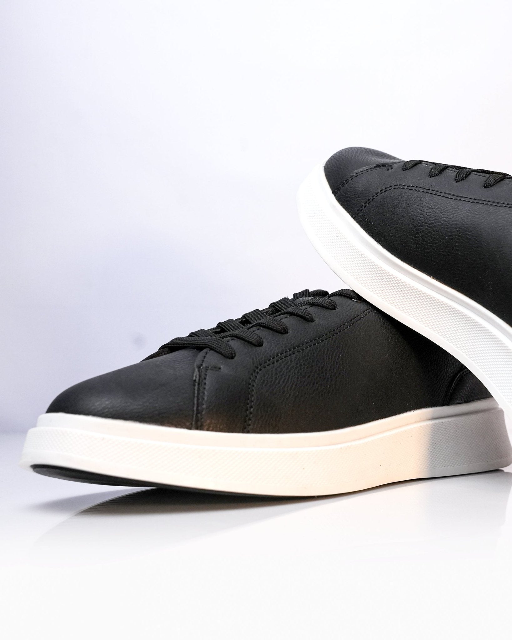 Goldstar Black Casual Low-Top Sneakers For Men GS166 - Jutapasal