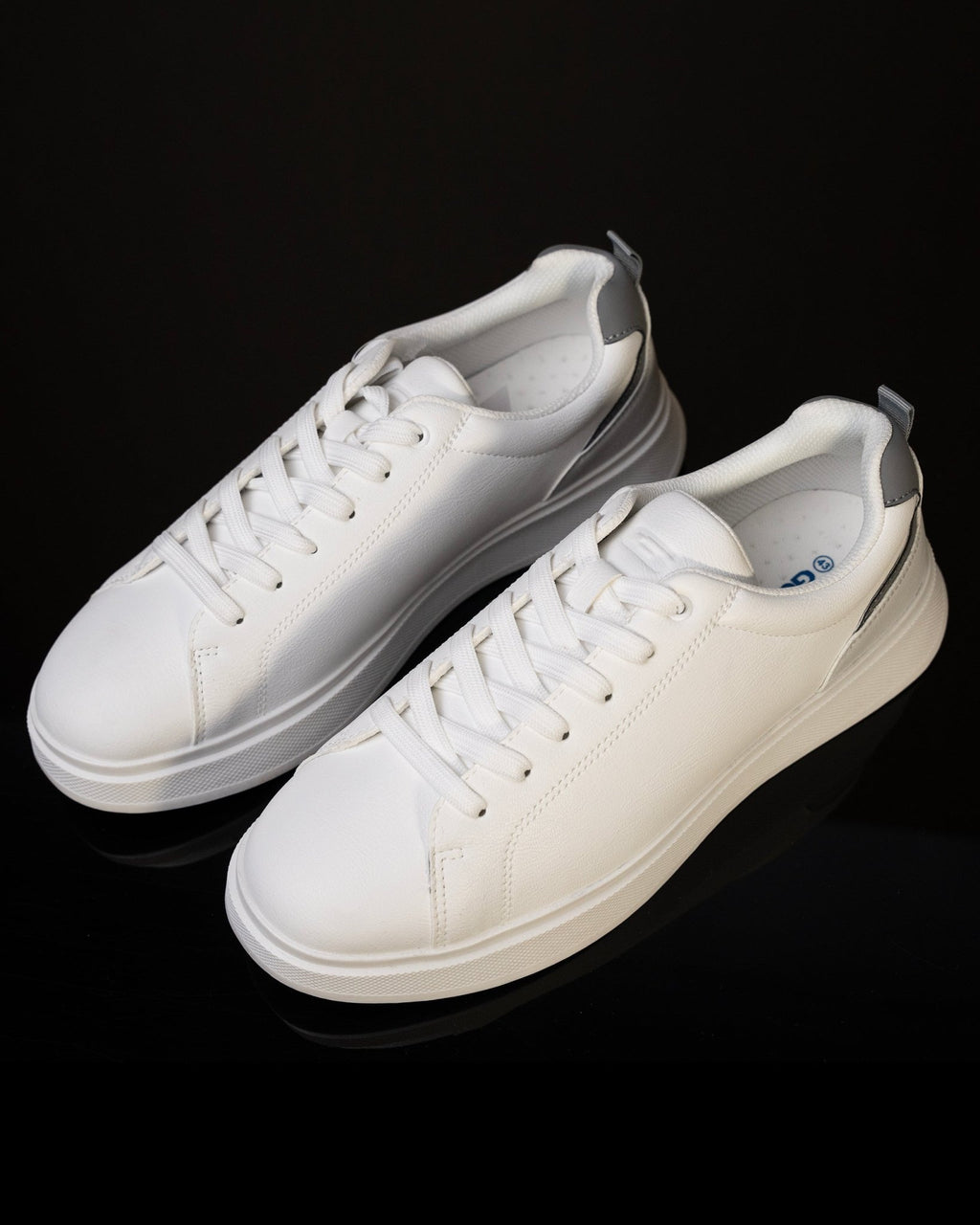 Goldstar White Casual Low-Top Sneakers For Men GS165 - Jutapasal
