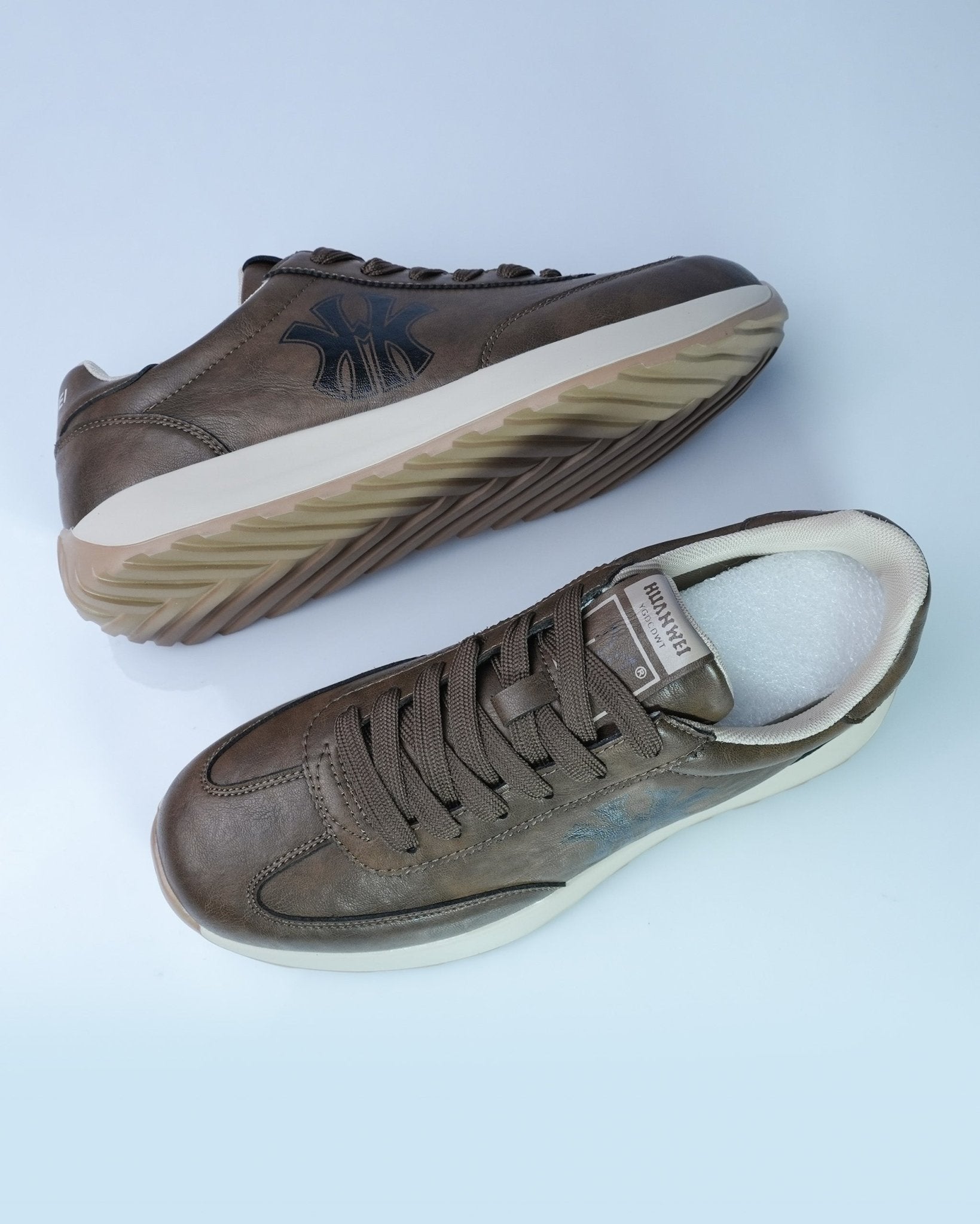 HUANWEI Brown Retro Sneakers For Men GS156 - Jutapasal