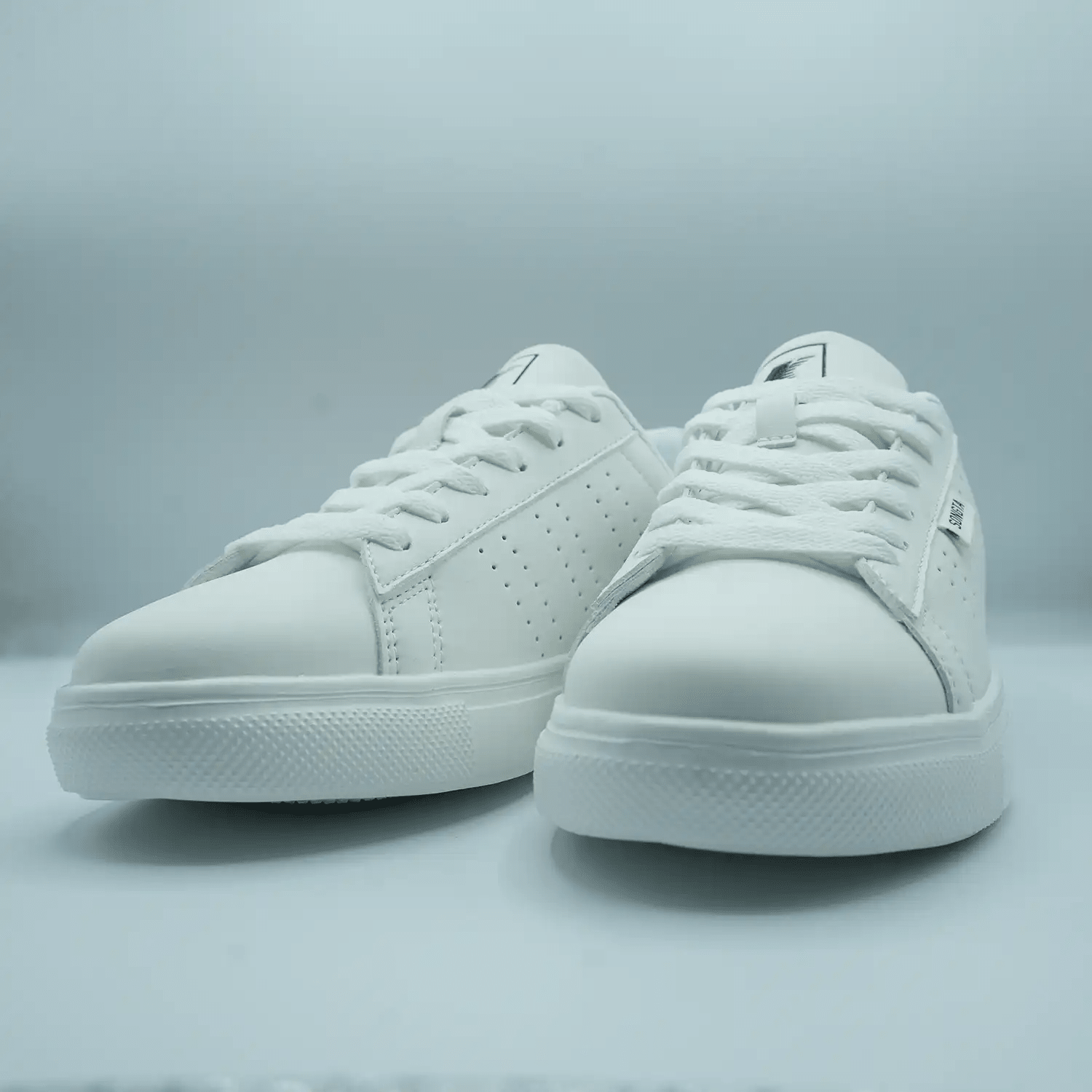 Unisex Low - Top Sneakers – Classic White with Red & Black Detail [GS81] - Jutapasal